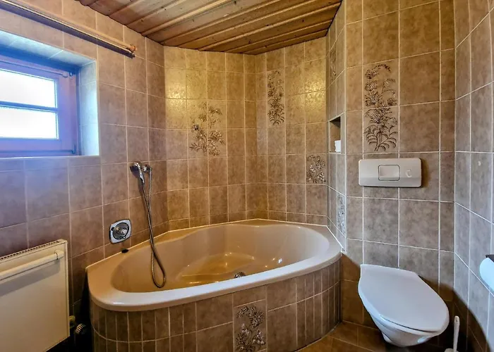 Semesterbostad Alpenschloessl